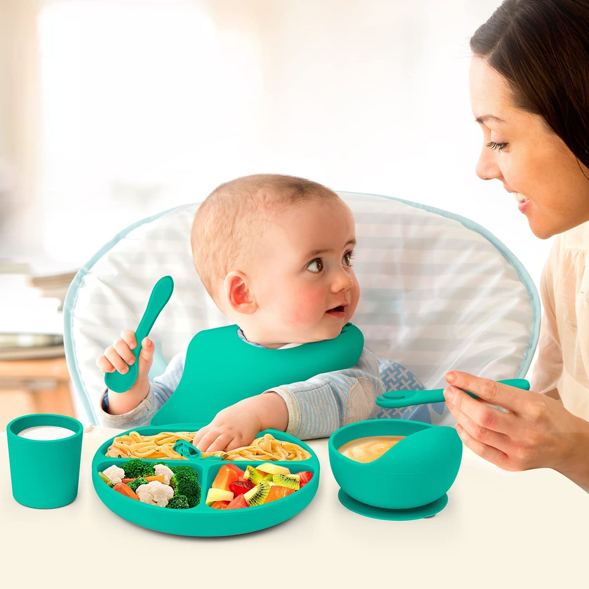 Set Diversificare Bebelusi si Copii, 5 Piese din Silicon Alimentar, Farfurie si Bol cu Ventuza, Baveta, Tacamuri, Fara BPA, Verde