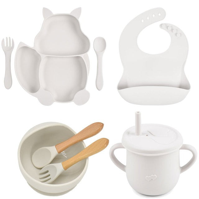 Set Diversificare Bebelusi din Silicon, Farfurie si Bol cu Ventuza, Tacamuri Lemn, Cana Gustari si Baveta, Fara Alergeni, 10 Piese, Alb