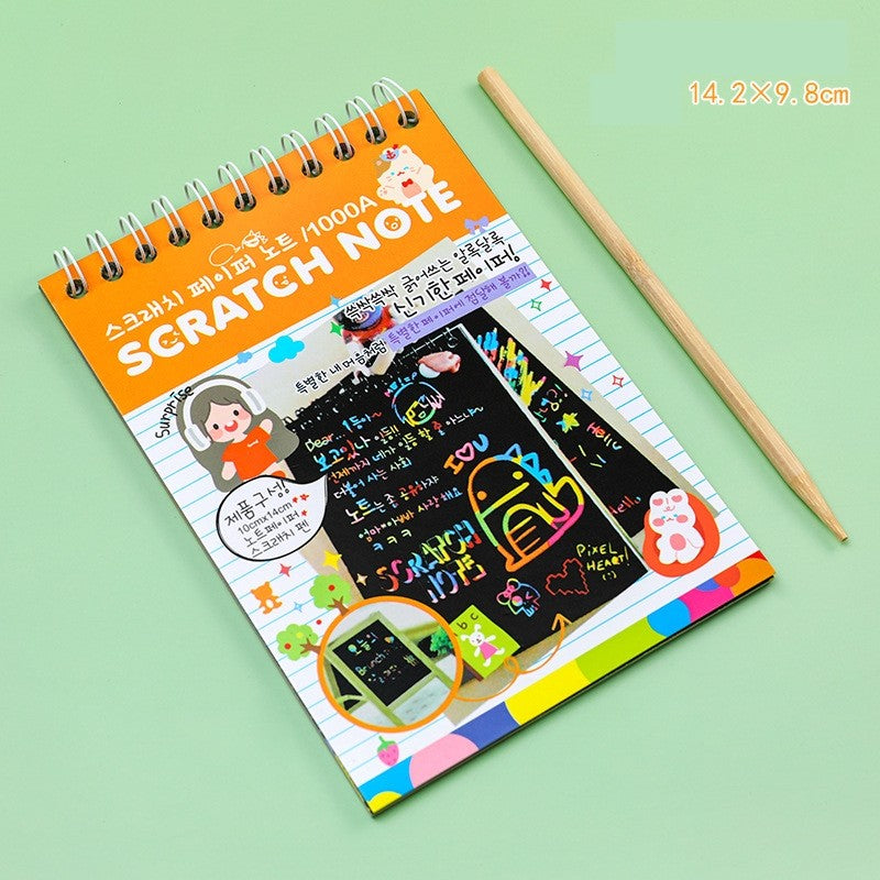 Caiet Magic Scratch cu Fise Razuibile, Design Curcubeu pentru Activitati Creative, Carton si Lemn, 12 File, 14.2 x 9.8 cm, Portocaliu