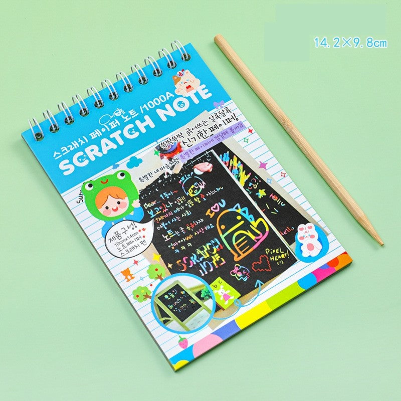 Caiet Cu Fise Razuibile DIY Magic Scratch, Set Creativ Design Curcubeu, Include Creion Din Lemn, 12 File Carton Negru, 14.2 x 9.8 cm, Baby Blue