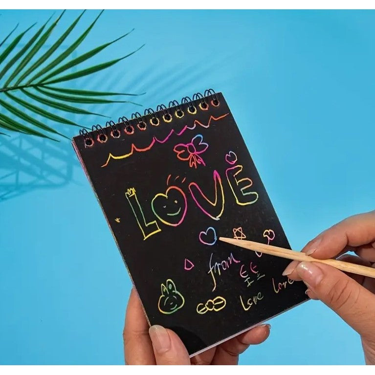Caiet Magic Scratch cu Fise Razuibile, DIY Design Curcubeu pentru Copii, Carton si Lemn, 12 File, 14.2 x 9.8 cm, Verde