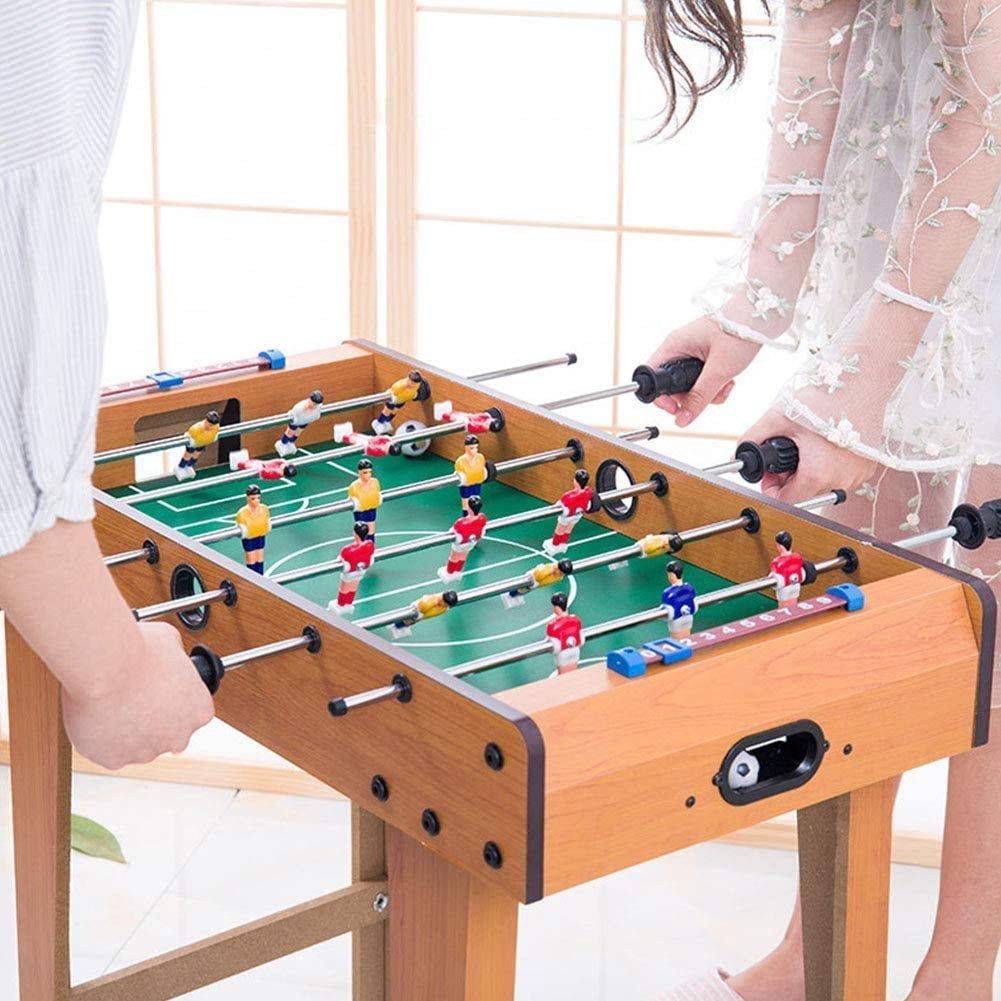 Masa de Fotbal cu Picioare, Teren de Joc cu 18 Jucatori si 6 Manere, Tablou pentru Scor, Constructie Durabila din Lemn, Metal si ABS, 69 x 36.5 x 61 cm