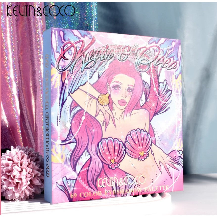 Kevin&Coco Paleta Machiaj cu 69 Nuante Farduri de Pleoape, Blush, Iluminator si Conturing, Deschidere Tip Carte, Multicolor, 18.6 x 16.5 cm, 97 g