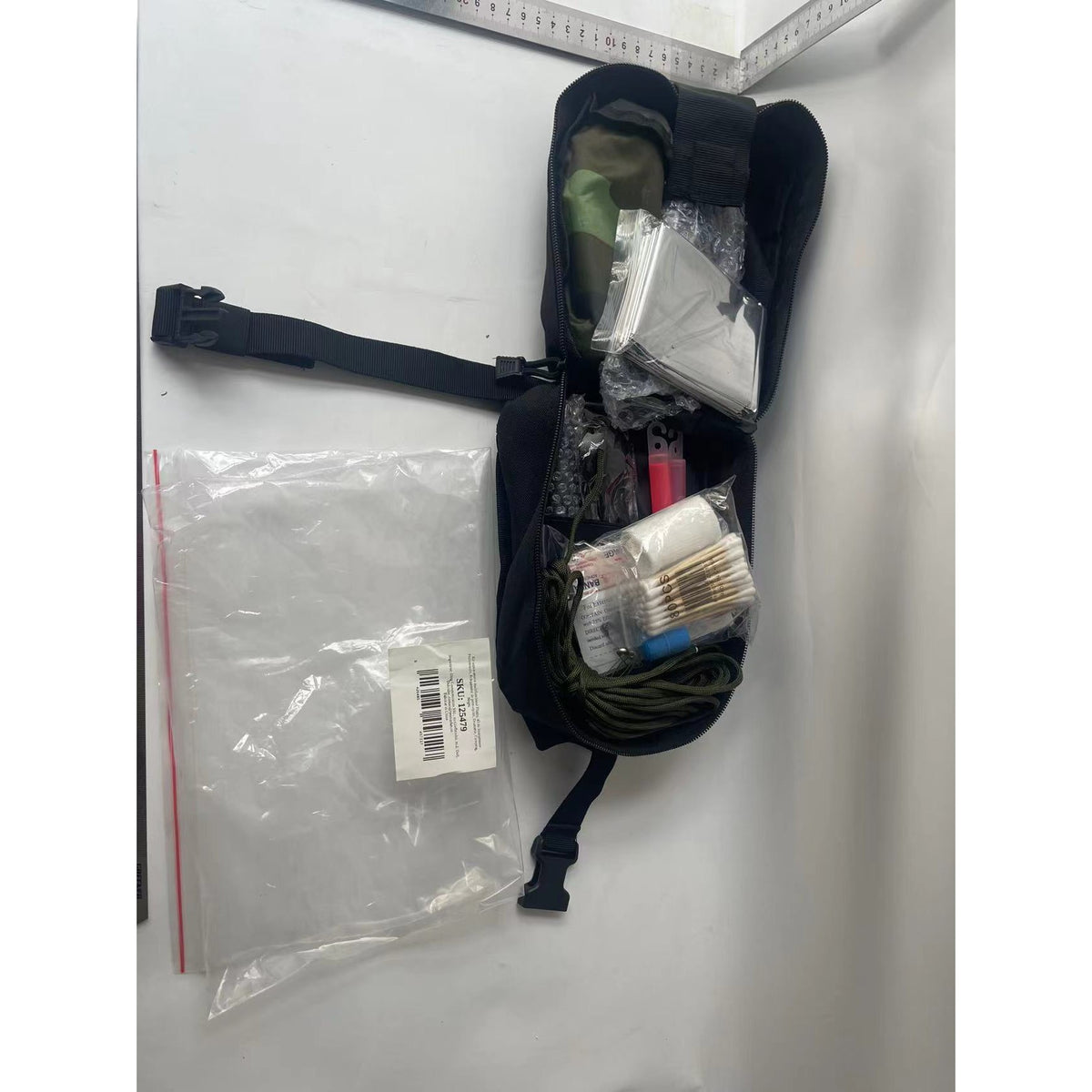 Kit Supravietuire Multifunctional si Trusa Prim Ajutor, 42 Instrumente Profesionale pentru Camping si Drumetii, Echipament Urgenta cu Topor, Cutit si Lanterna, Negru