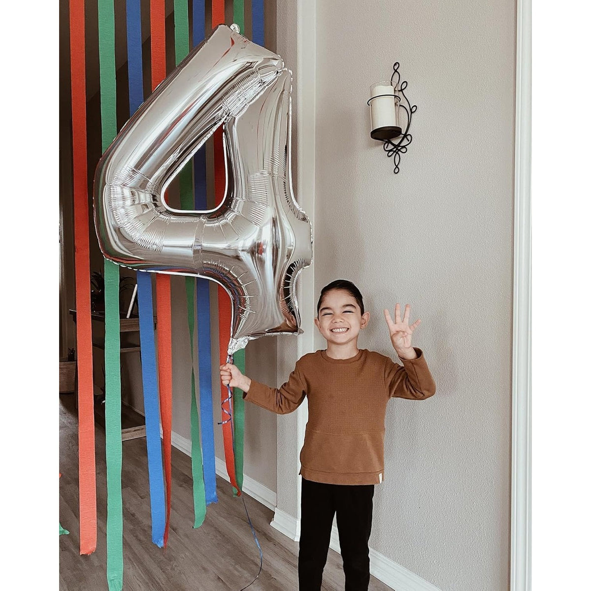 Balon Aniversar Cifra 4, Figurina Gigant din Folie Metalizata, Umflare Aer sau Heliu, Inclus Pai pentru Umflare, Argintiu, 100 cm