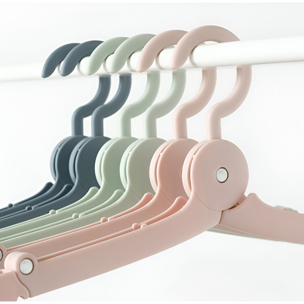 Umeras Pliabil De Calatorie, Mini Cuier Portabil Pentru Haine Si Lenjerie, Design Antiderapant Si Ajustabil, Material Pp Si Aluminiu, 14x7x1.4 Cm, Roz
