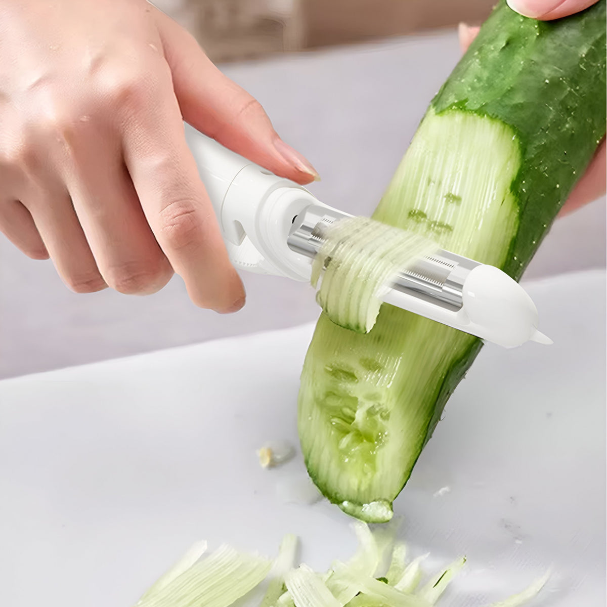 Dispozitiv Multifunctional 5 in 1 pentru Bucatarie, Deschizator de Sticle si Conserve, Curatator si Feliator de Legume si Fructe, Otel Inoxidabil si Plastic, 17.5x5x3 cm, Alb