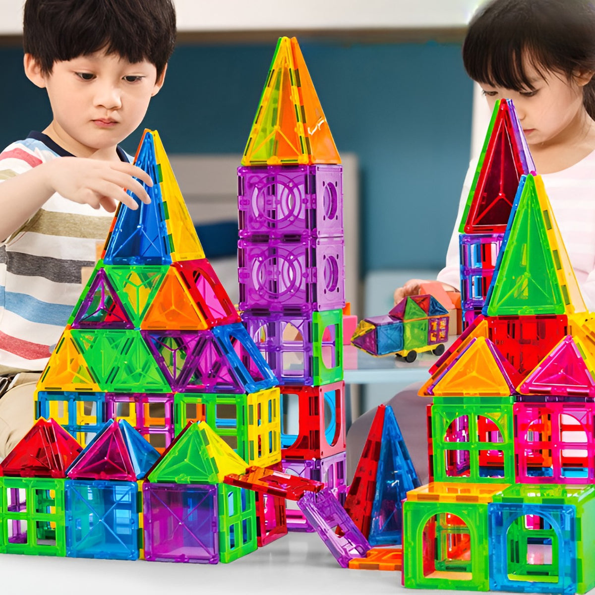 Set Constructie Magnetica, Magnetic Tiles Educativ, Puzzle 3D Forme Geometrice, Plastic ABS Non-Toxic, 60 Piese, Multicolor