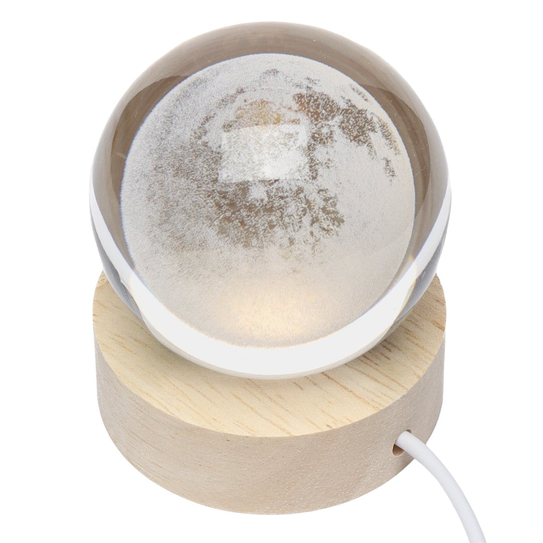 Lampa LED Decorativa cu Bila de Cristal 3D, Model Luna Gravat Laser, Suport din Lemn, Alimentare USB, Lumina Alb Cald, Diametru 6 cm