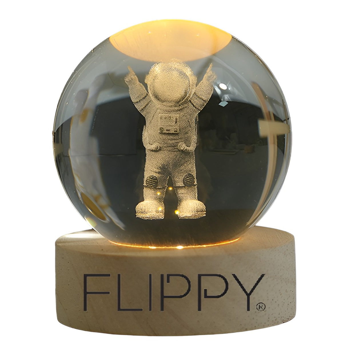Lampa LED Decorativa de Veghe, Bila din Cristal K9 cu Gravura Astronaut 3D, Suport din Lemn, Alimentare USB, Lumina Alba Calda, 6 cm