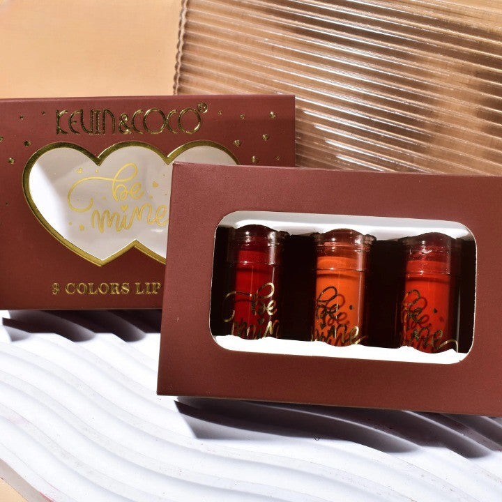 Kevin & Coco Set Rujuri de Buze Mate si Lip Gloss Be Mine, Rezistente la Transfer, Textura Catifelata, Formula Cruelty-Free, 3 Culori, Roz, Varianta A
