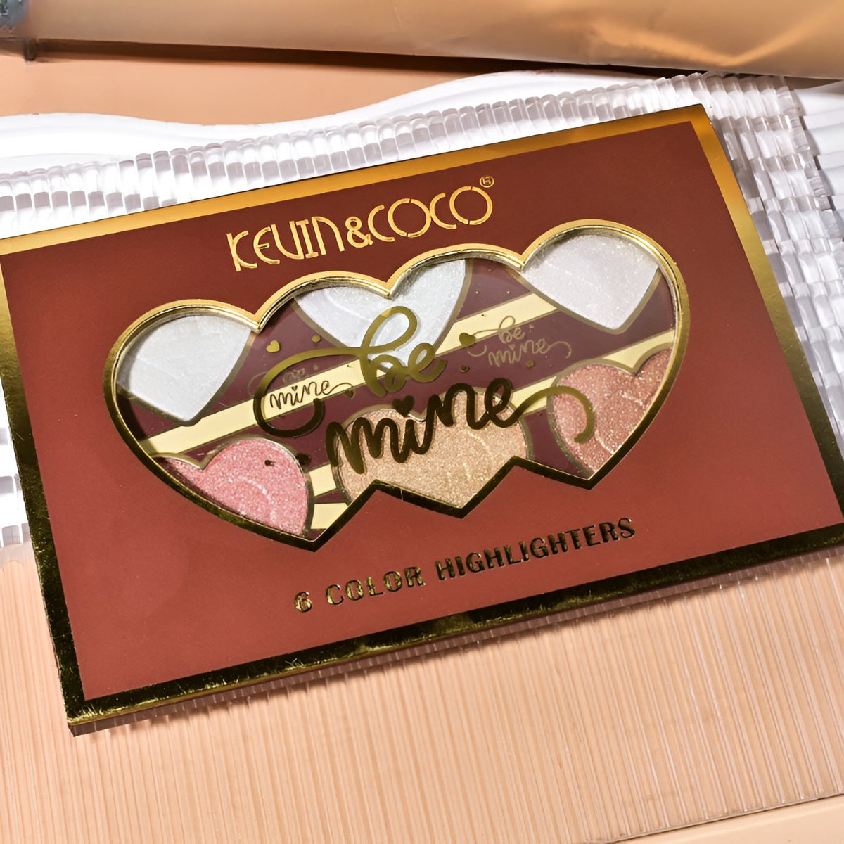 Kevin & Coco Paleta Iluminatoare Be Mine, 6 Nuante Calde Coapte, Pudra Iluminatoare pentru Fata si Corp, Varianta A, Nude, 140 g