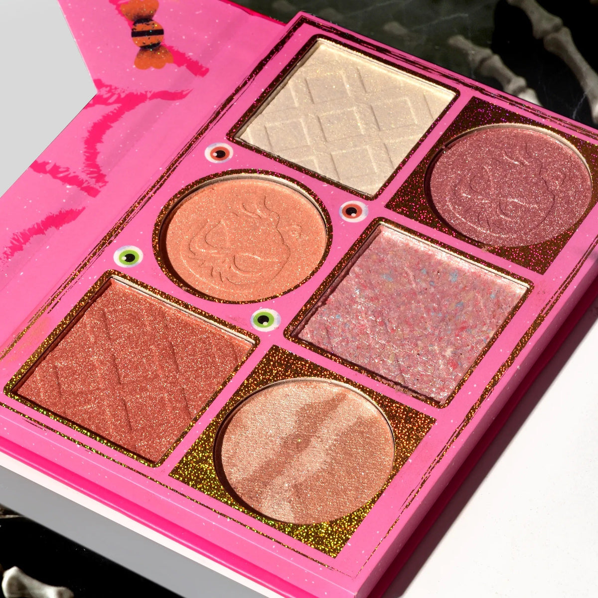 Kevin&Coco Paleta Iluminatoare si Blush, 6 Nuante cu Pigment Ridicat, Colectia Halloween, Pudra Compacta, Varianta B Nude-Rose, 160g