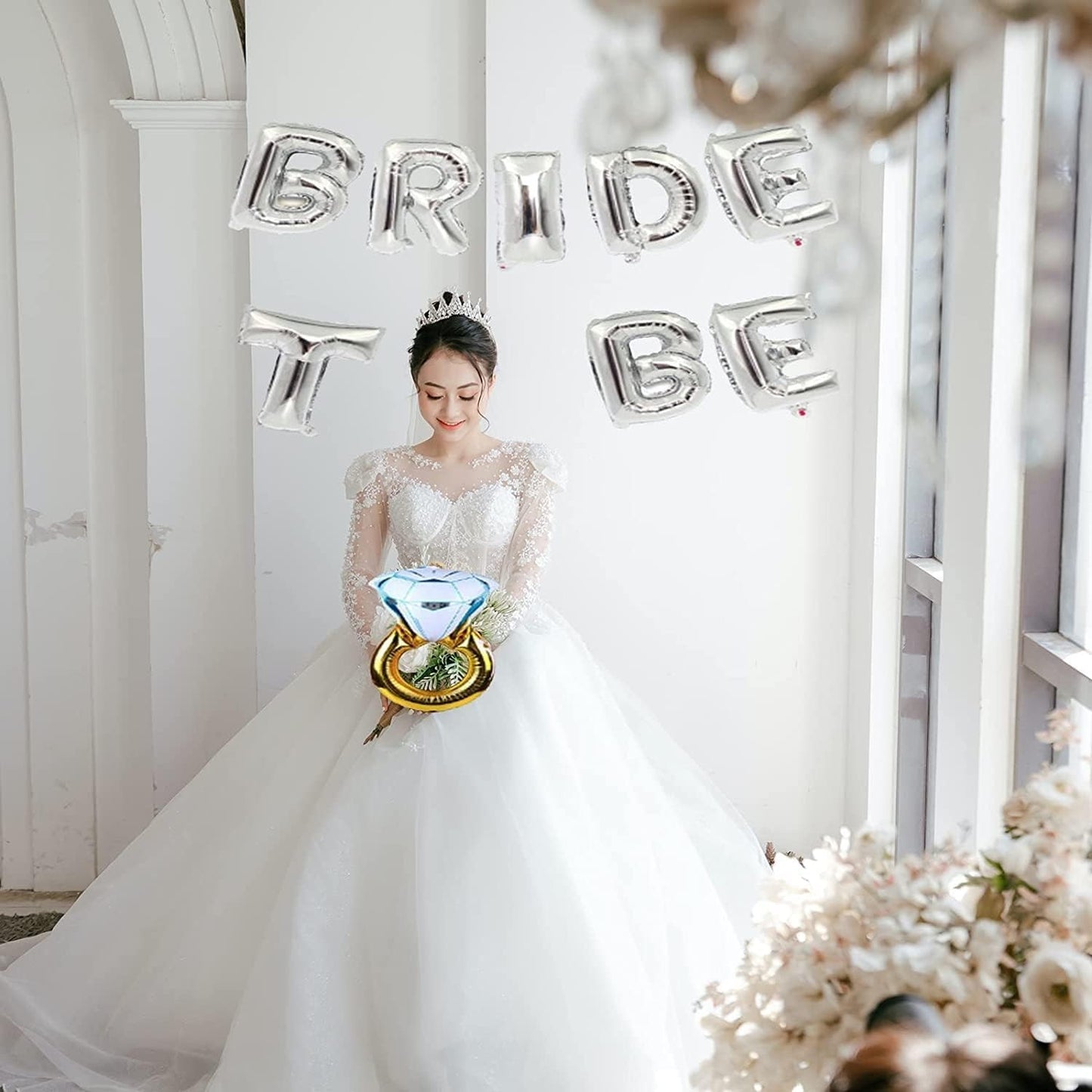 Set Baloane Bride To Be cu Inel de Logodna, Decoratiuni Petrecere Burlacite, Folie Aluminiu, Litere 40 cm, Include Pai Umflare, Argintiu