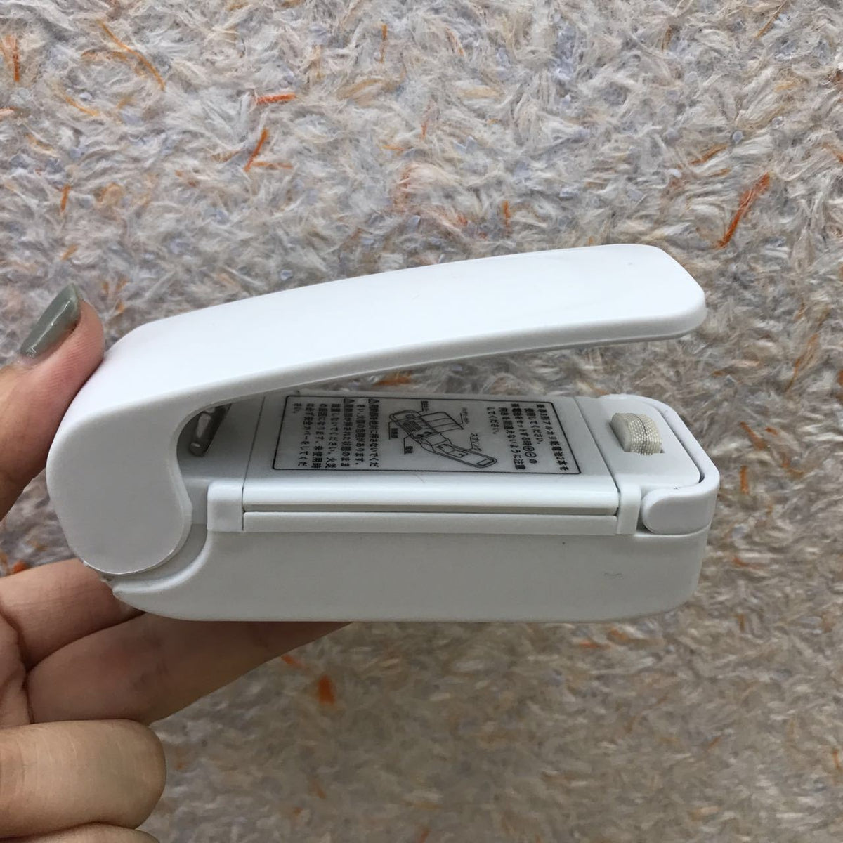 Mini Aparat de Sigilat Pungi, Dispozitiv Portabil de Etansare prin Caldura, Spate Magnetic, pentru Acasa si Calatorii, Material ABS, 9.7x3 cm, Alb
