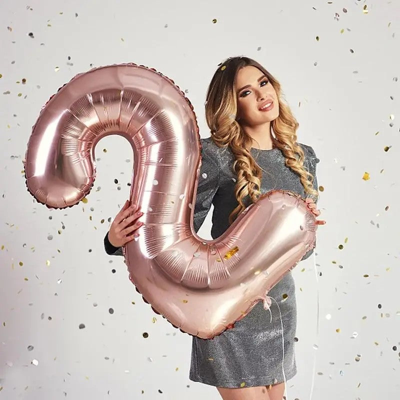 Balon Cifra 2 Aniversar, Balon din Folie de Aluminiu Gigant, Compatibil cu Aer sau Heliu, Include Pai Umflare, 81 cm, Roz Auriu