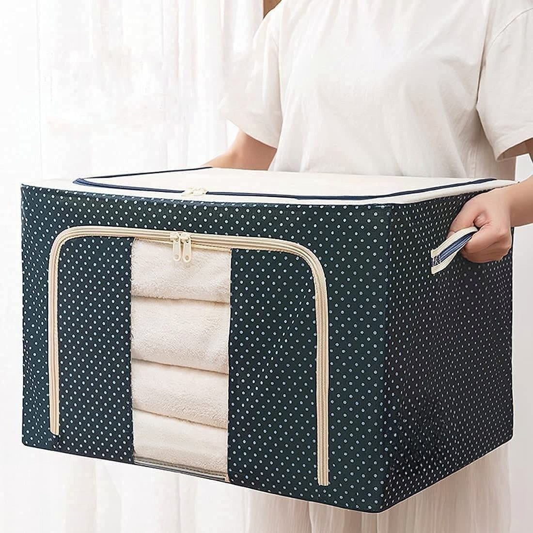 Cutie Depozitare Pliabila 100 L, Organizator Haine si Lenjerie cu Cadru Metalic Stivuibil, Material Oxford Impermeabil, Fereastra Transparenta si Fermoar Dublu, 60x42x40 cm, Albastru Marin cu Buline