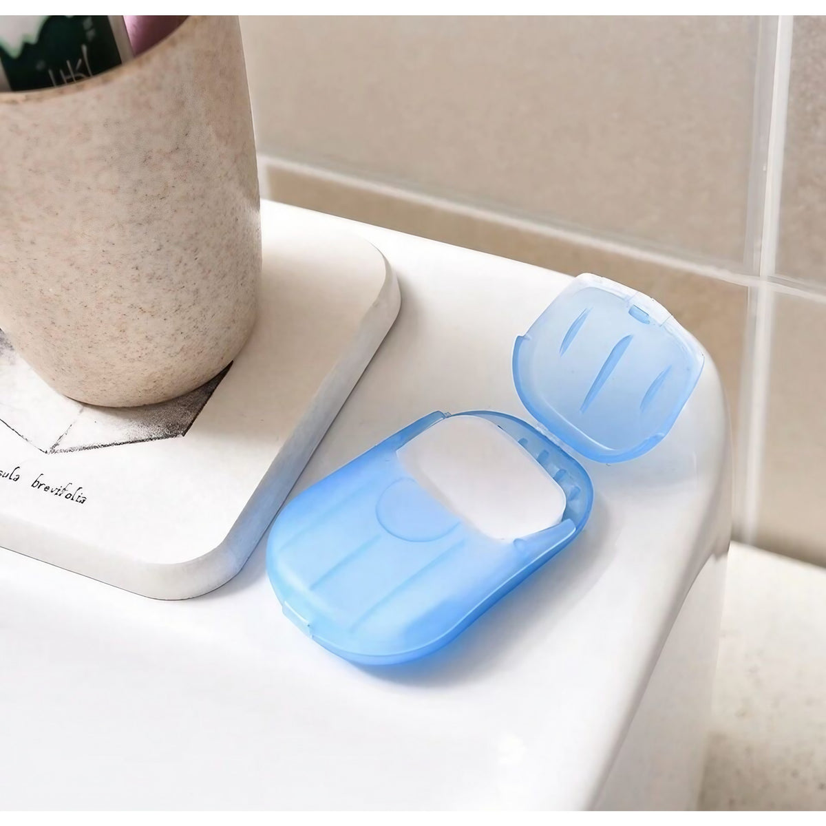 Sapun de Unica Folosinta sub Forma de Foite Parfumate, Set Portabil pentru Calatorii si Camping, Biodegradabile, Carcasa PP, 20 Bucati, Albastru