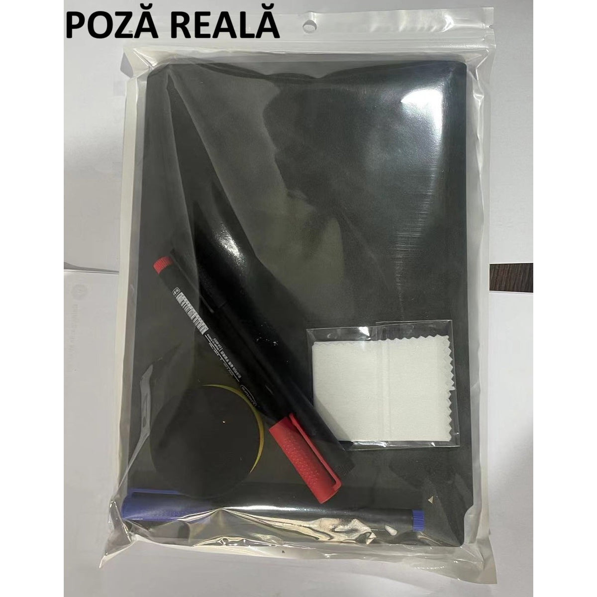 Agenda Reutilizabila A5 cu Pagini Tip Tabla, Set Notebook cu Stergere Uscata, Coperta Piele Ecologica, Include 3 Markere, Burete si Laveta, 24 x 16.5 cm, Negru