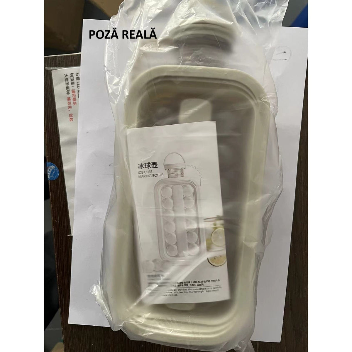 Aparat de Gheata Portabil 2 in 1, Forma Tip Sticla pentru 17 Sfere, Silicon Fara BPA si PP, 27.5 x 11.4 cm, Alb/Gri