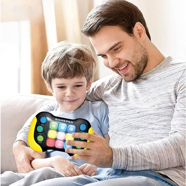 Consola Interactiva Pop It, Jucarie Educativa cu 5 Moduri de Joc si 600 Niveluri, 6 Butoane Functionale, Efecte Sonore si Lumini RGB, Material ABS, Galben/Negru, +3 Ani