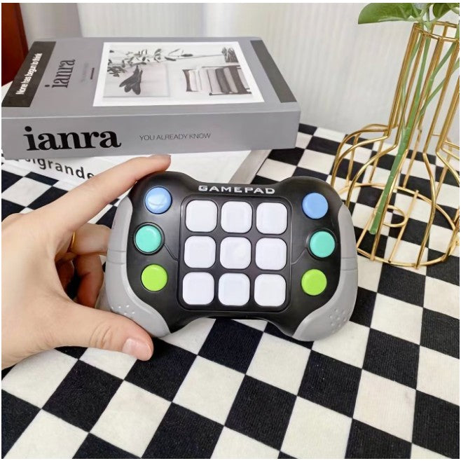 Consola Interactiva Pop It, Joc Educativ Antistres cu 600 Niveluri si 5 Moduri de Joc, Lumini RGB si Muzica, Plastic ABS fara BPA, Gri/Negru