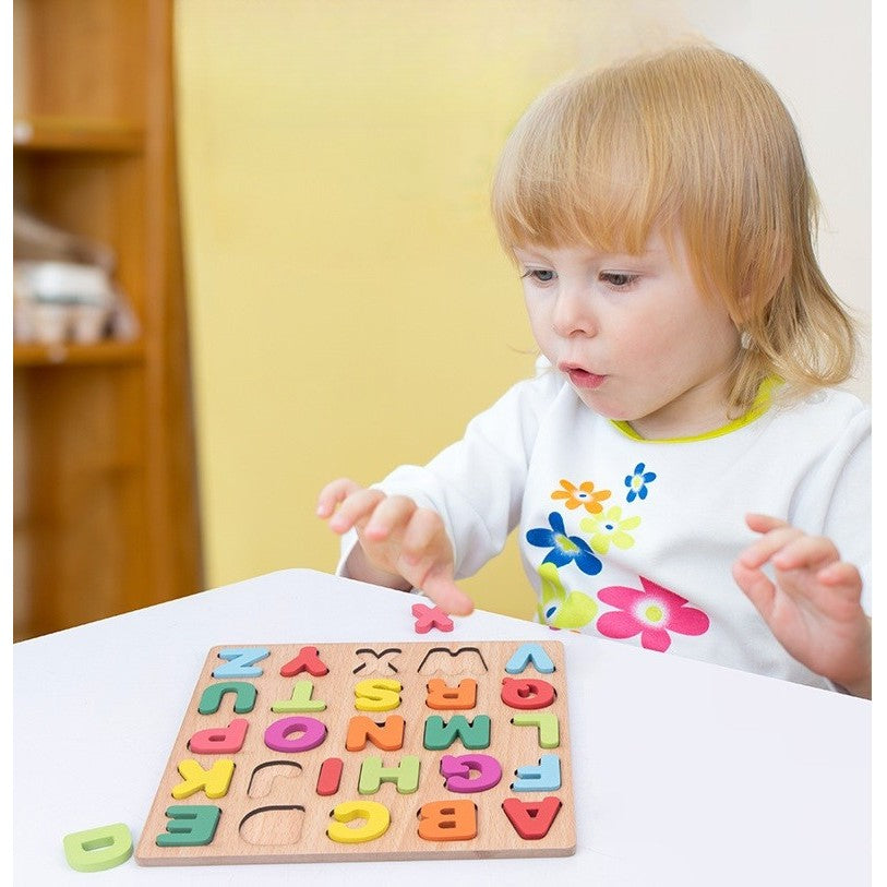 Tabla din Lemn Montessori, Berbis, Educatie Timpurie Alfabet, 26 Litere Lemn, +18 Luni, 20 x 20 cm, Vopsea pe Baza de Apa, Multicolor