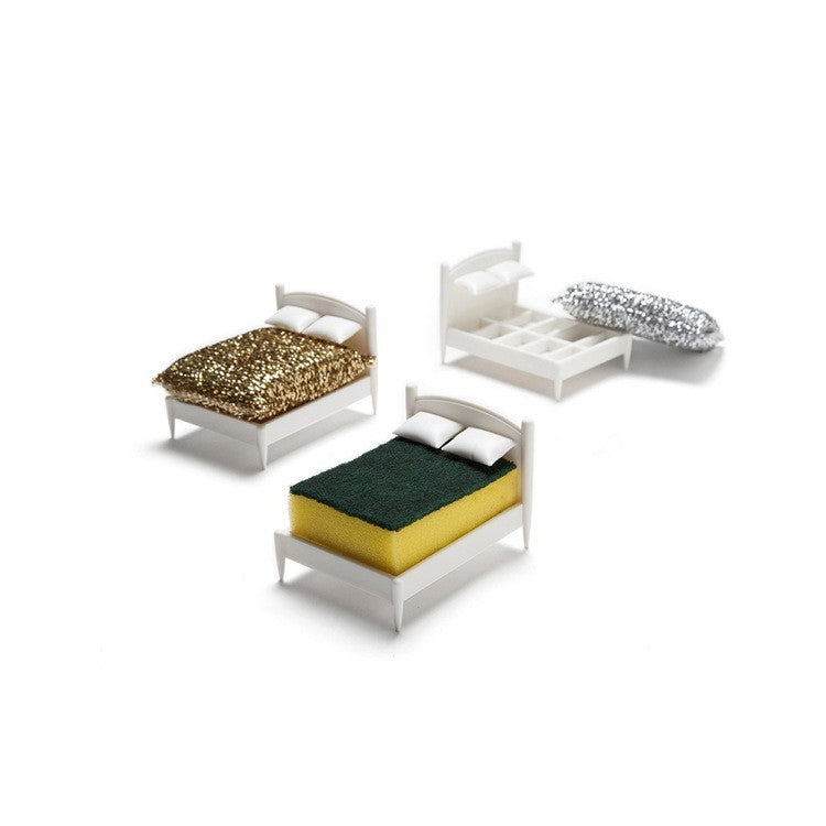 Suport de Scurgere pentru Burete si Sarma, Organizator Chiuveta cu Design in Forma de Pat, Material ABS Ecologic, 11 x 7.2 x 8.2 cm, Alb