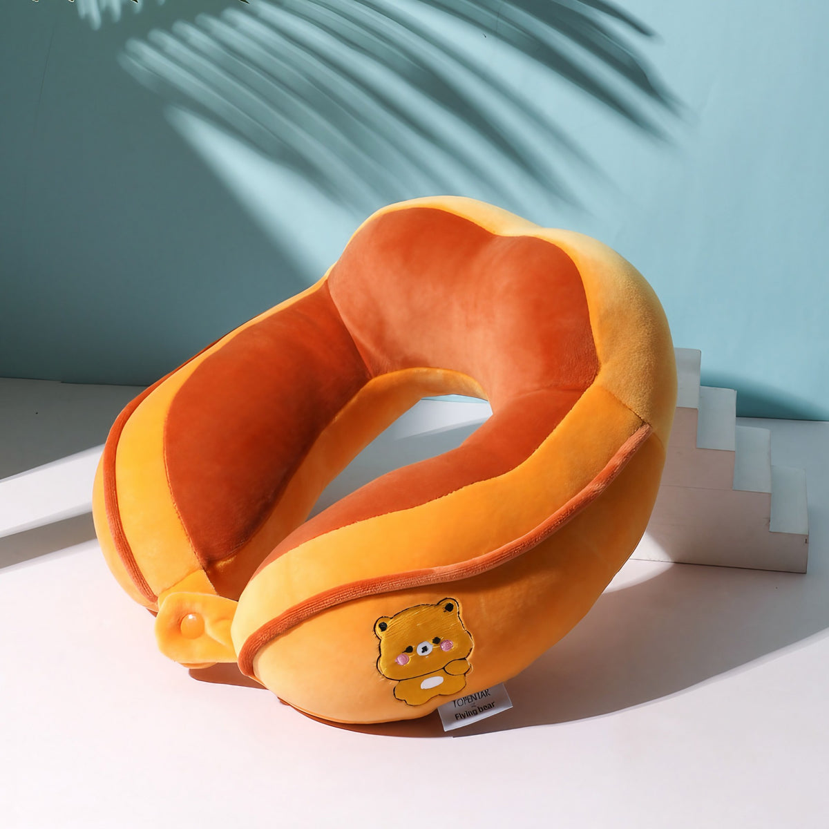 Perna de Calatorie pentru Gat si Cap, Suport Cervical cu Sistem de Prindere si Capse, Umplutura din Bumbac, Model Brodat Urs, 28x28x10 cm, Portocaliu