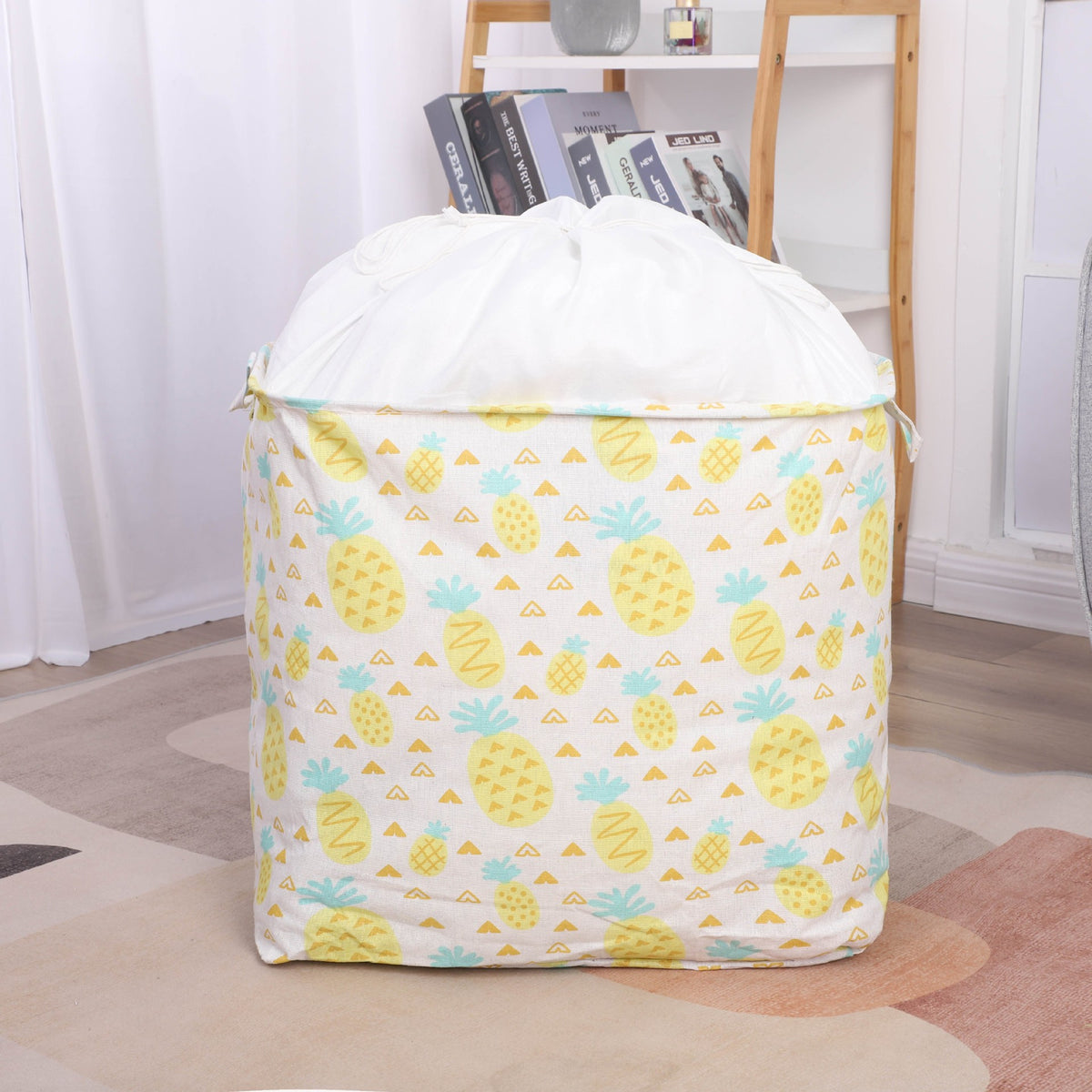 Cutie Depozitare Pliabila Pentru Haine Si Jucarii, Organizator Impermeabil Cu Snur Si Manere, Bumbac Si PE, 100 L, 50x50x40cm, Model Ananas, Galben