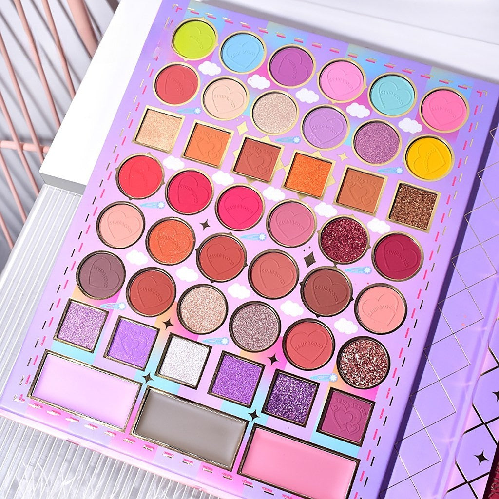 Kevin & Coco Set Machiaj Complet Violet Fairy, Trusa Cosmetice cu 42 Farduri Ochi, 3 Blush, 6 Rujuri si 6 Iluminatoare, Formule Pigmentate si Cruelty-Free, 51 Culori, 19.5 x 24.5 x 2.5 cm