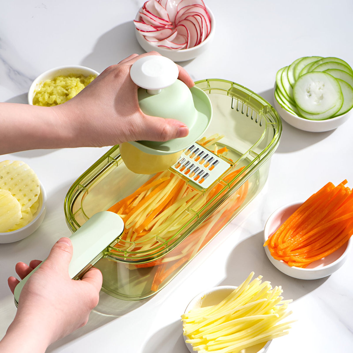 Feliator Multifunctional pentru Legume si Fructe, Tocator 3 in 1 cu 6 Piese, Lame din Inox 420, Recipient Stocare si Protectie Mana, ABS fara BPA, 35x12x9.4 cm, Verde