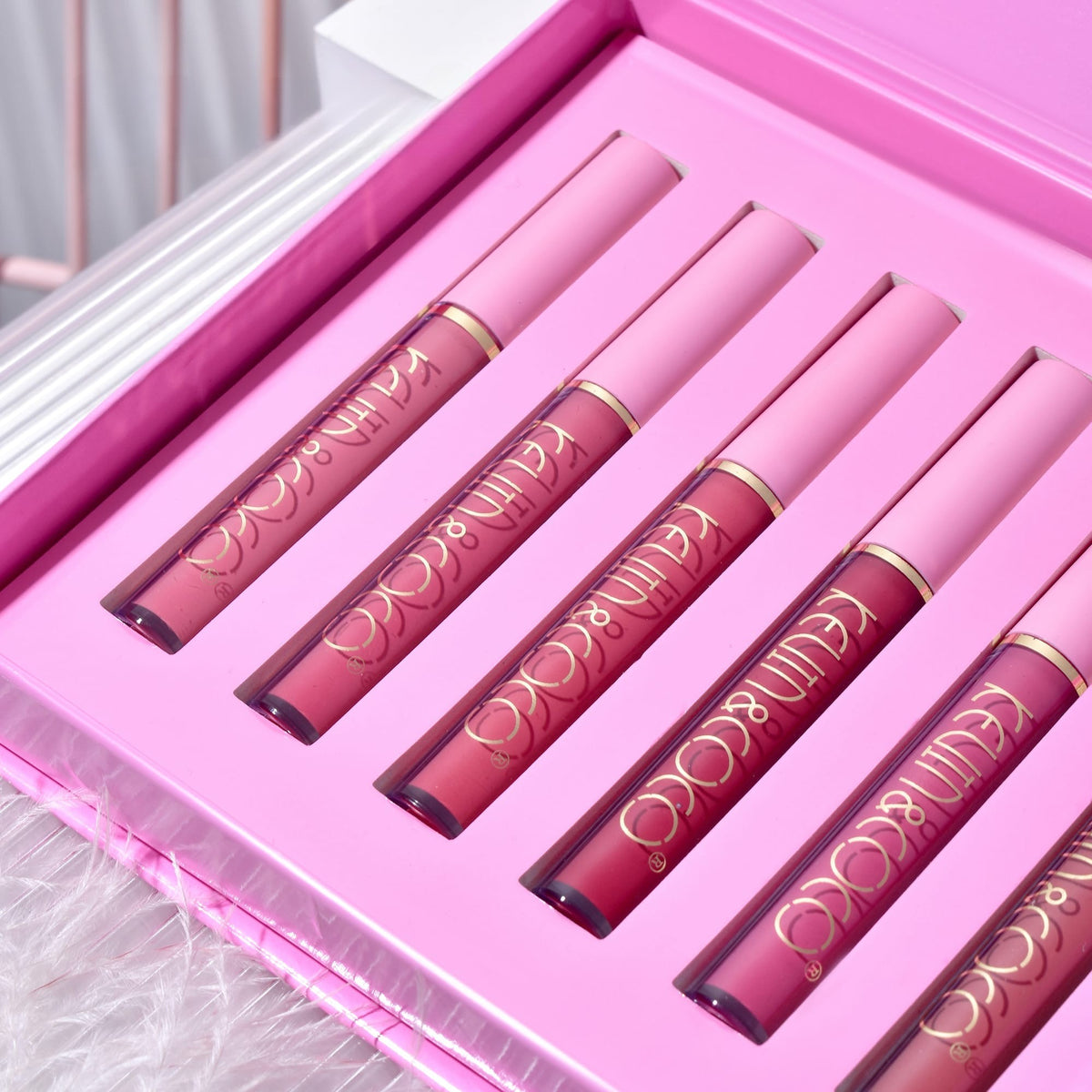 Kevin & Coco Set de Buze Pink Girl, Kit cu 6 Gloss-uri de Buze Lichide, Efect Catifelat si Lucios, Formula Cruelty-Free, Nuante Roz si Maro, 10.2 ml