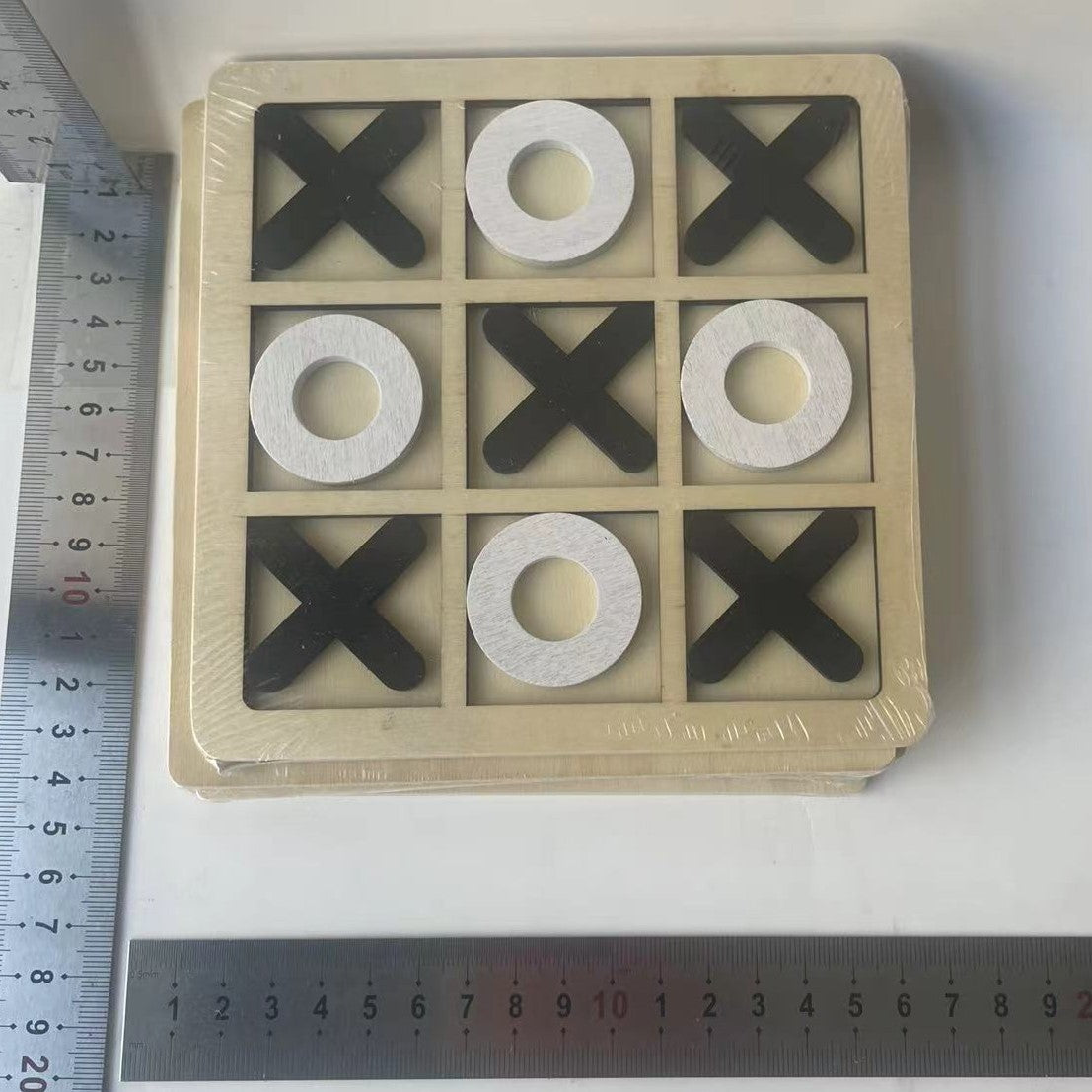 Joc Montessori Tic Tac Toe, Puzzle Educativ si Interactiv X si 0, Lemn, 9 Piese, 14.3x14.3 cm, Alb/Negru