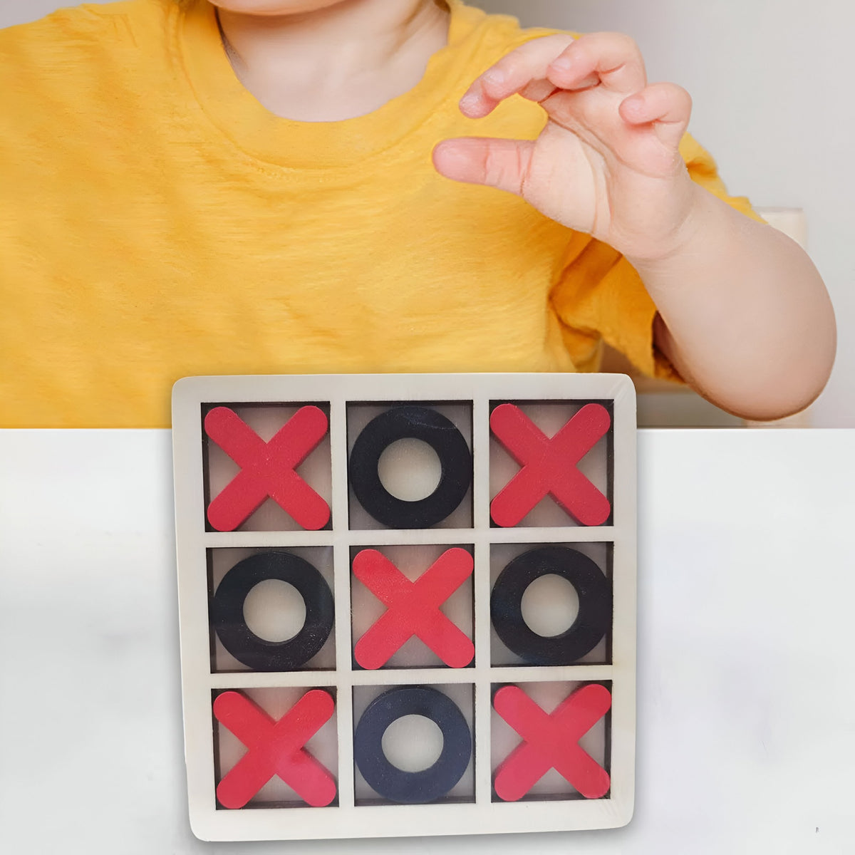 Jucarie Educativa si Interactiva Tic Tac Toe din Lemn tip Montessori, Berbis, X si O, 9 Piese, 14.3x14.3 cm, Negru Rosu