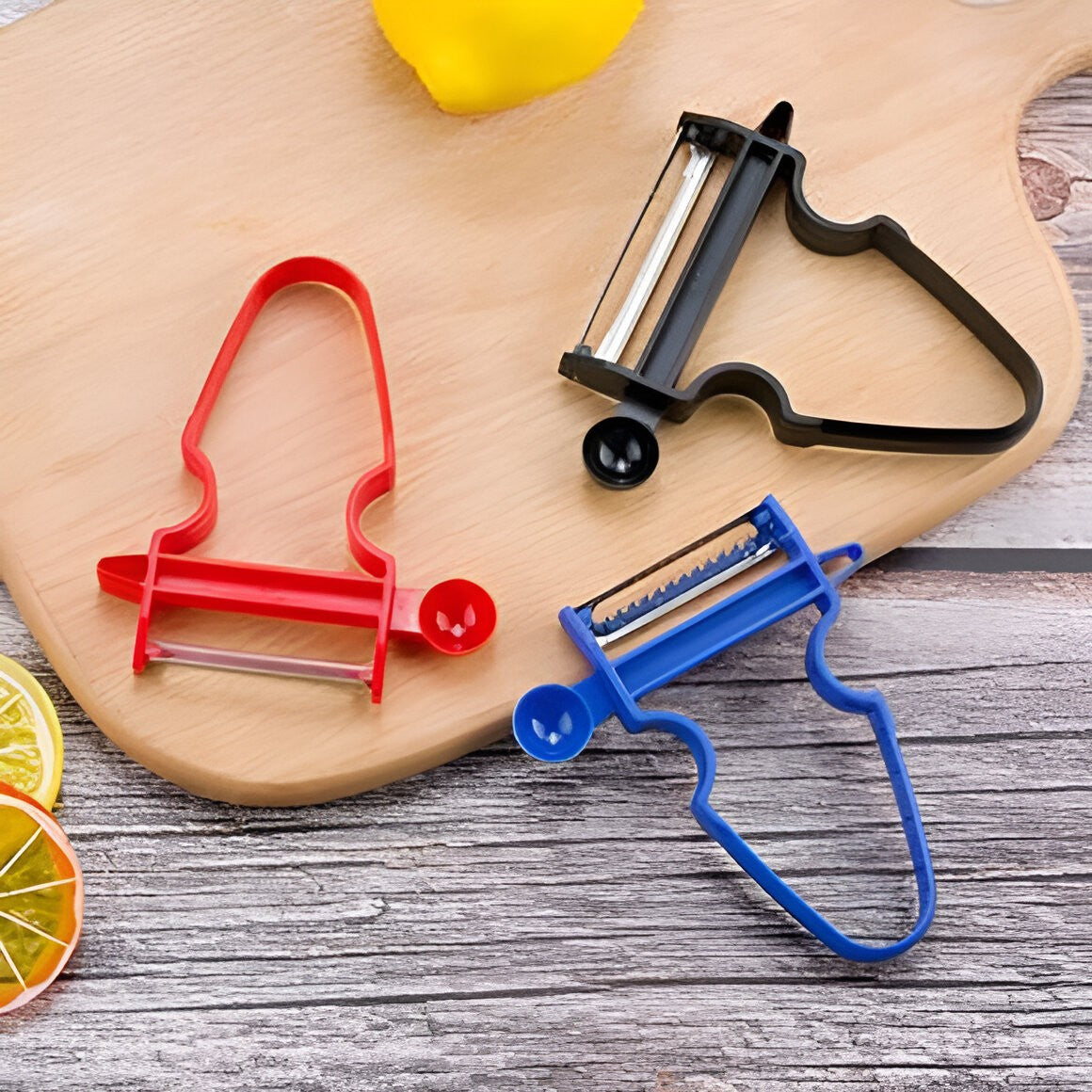 Set 3 Decoijtoare Multifuncționale pentru Legume și Fructe, Lame din Oțel Inoxidabil, Mâner Ergonomic Antiderapant, Set pentru Curățare, Feliere și Tăiere Julienne, Negru-Roșu-Albastru, 3 Piese