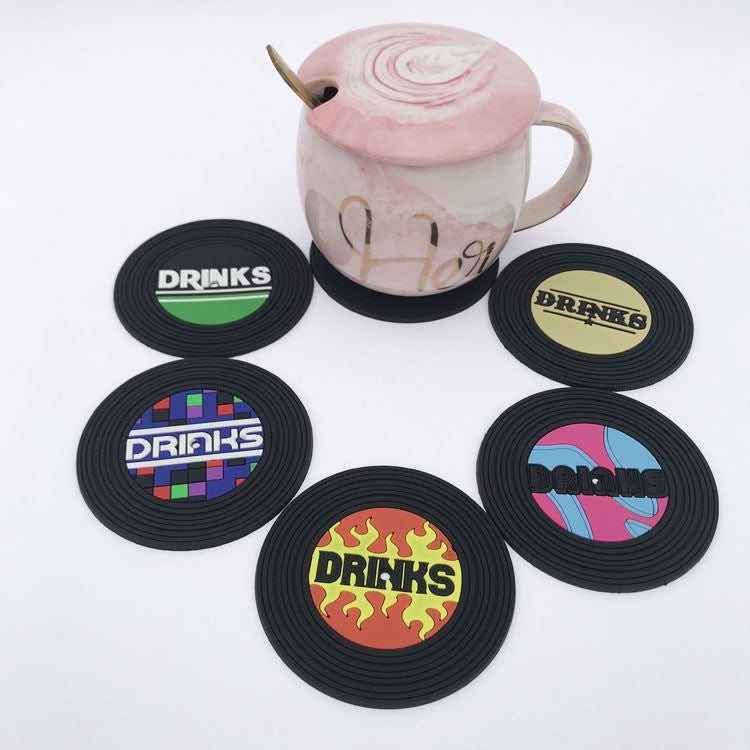 Filppy Set 5 Suporturi pentru Pahare, Model Retro Discuri Vinil, PVC Moale Rezistent la Caldura, Diametru 9 cm, Multicolor
