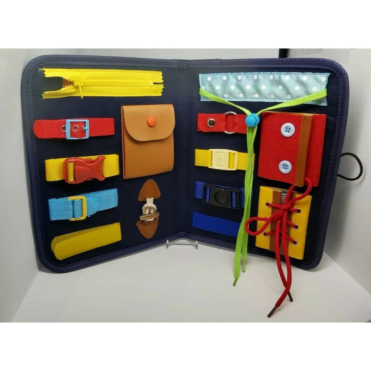 Carte Senzoriala Educativa Montessori, Jucarie Portabila Tip Geanta pentru Dezvoltare Abilitati Motorii Fine, Material Fetru Moale, 2 Pagini, 28x22x3 cm, Albastru