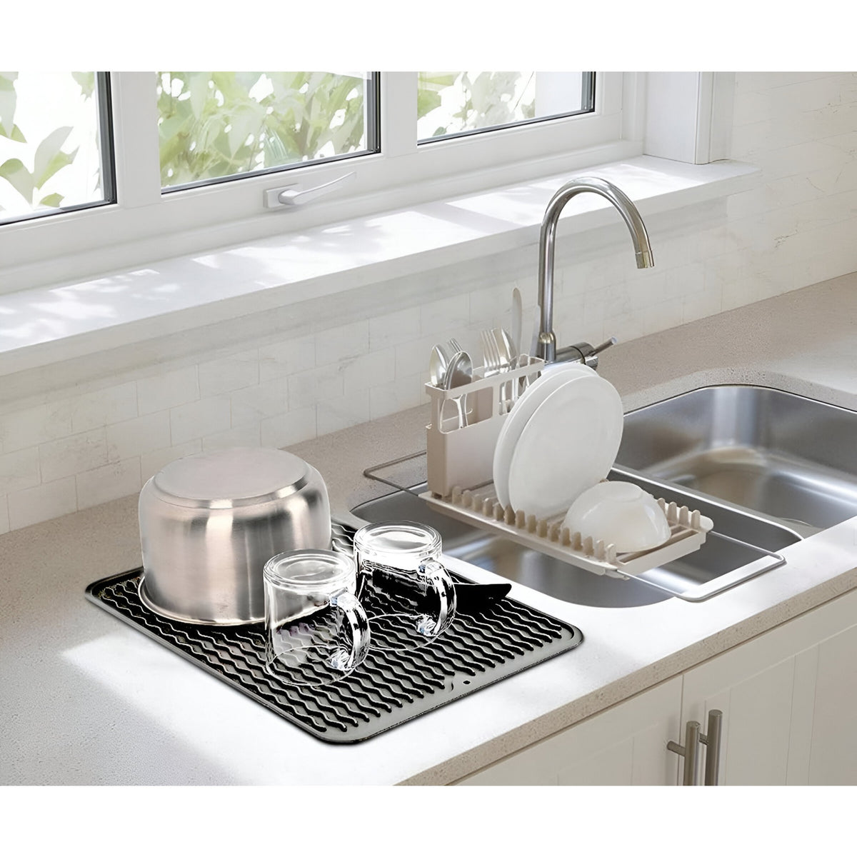 Covoras Scurgere Vase din Silicon, Suport Termorezistent pentru Blat, Material Flexibil si Izolator, 43x32.5 cm, Negru