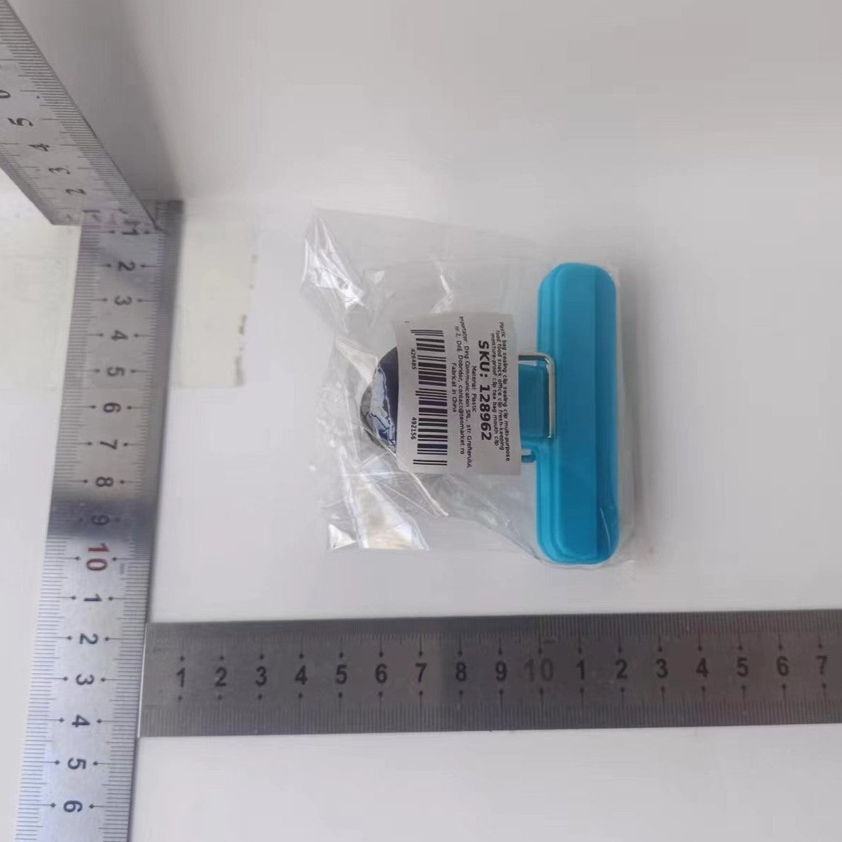Clește Multifuncțional pentru Sigilarea Pungilor, Clip Etanș pentru Snacks și Alimente, Design Ergonomic, Plastic Rezistent, 7x6.5 cm, Albastru