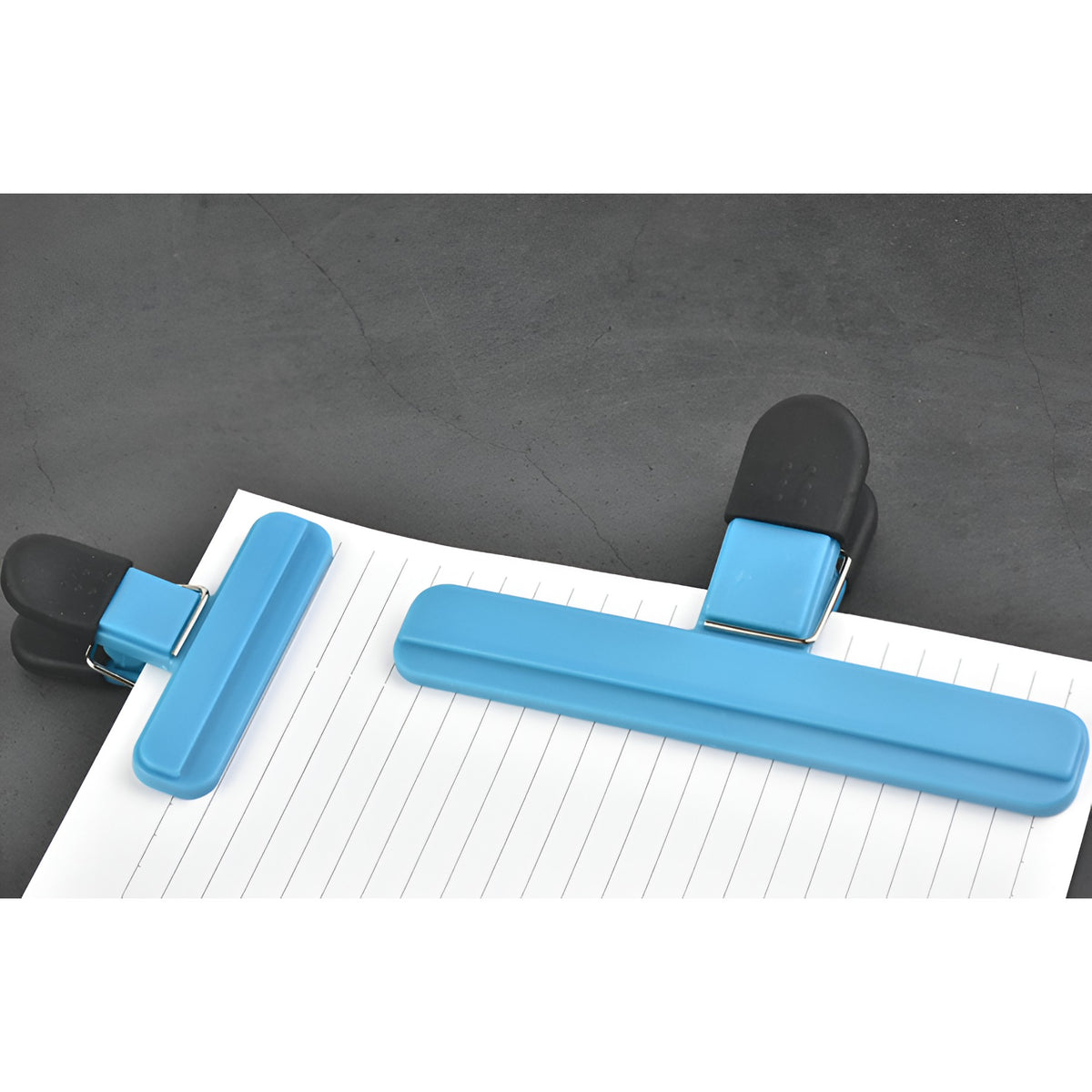 Clește Multifuncțional pentru Sigilarea Pungilor, Clip Etanș pentru Snacks și Alimente, Design Ergonomic, Plastic Rezistent, 7x6.5 cm, Albastru