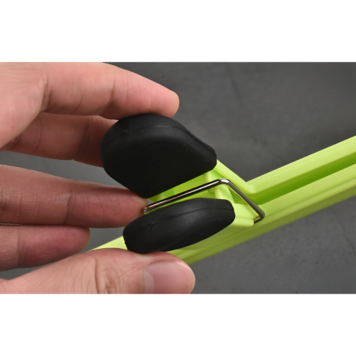 Cleste Multifunctional pentru Sigilarea Pungilor, Clip de Inchidere Ermetica pentru Snacks si Alimente, Plastic Rezistent, 15x7.5 cm, Verde