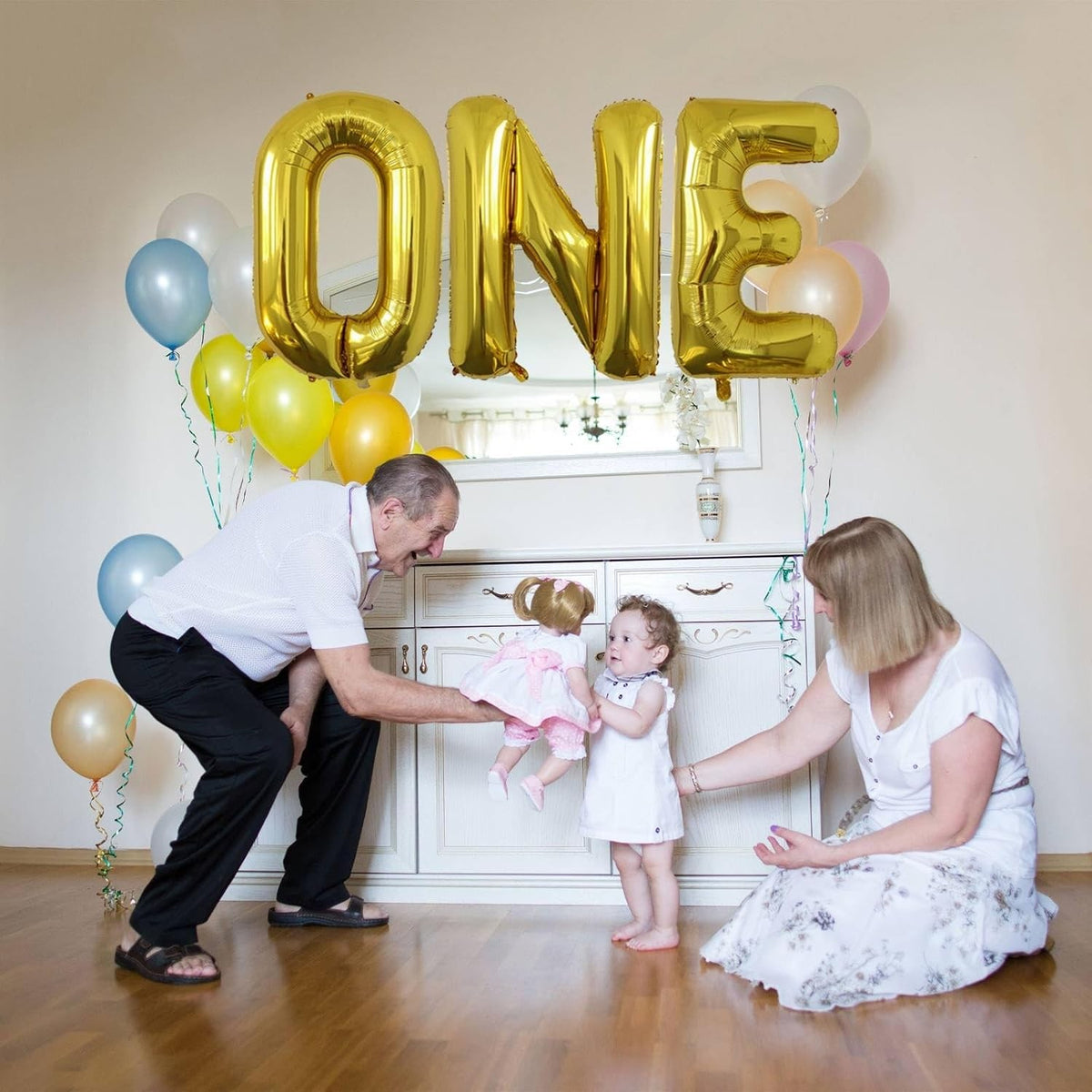 Balon Folie Metalizata Litera E, Umflare Heliu sau Aer, Material Rezistent, Accesorii Incluse, Auriu, 80 cm