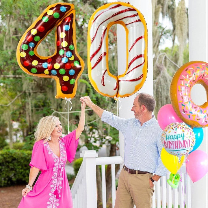 Balon Aniversar Cifra 0, Figurina din Folie Metalizata, Imprimeu Gogosi Candy Bar, Umflare Aer sau Heliu, 100 cm, Multicolor, Pai Inclus