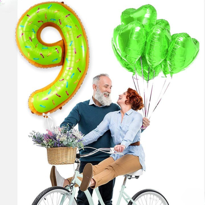 Balon Cifra 9 Aniversar, Figurina Gigant cu Imprimeu Gogosi, Folie Metalizata Rezistenta, Umflare Aer sau Heliu, Pai Inclus, 100 cm, Multicolor