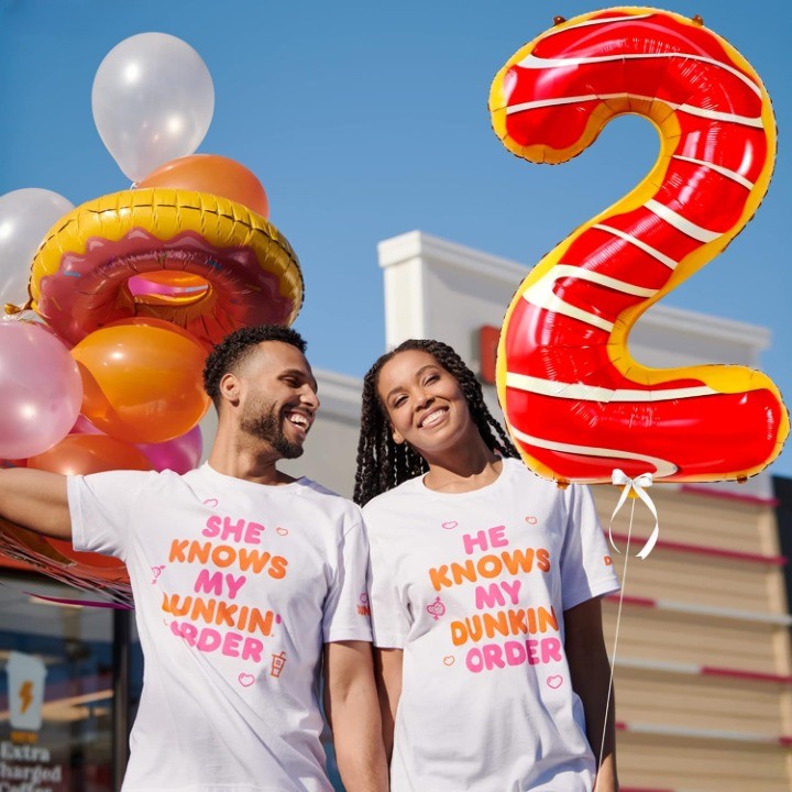 Balon Aniversar Cifra 2, Figurina Gigant din Folie Metalizata, Imprimeu Gogosi Candy Bar, Umflare Aer sau Heliu, 100 cm, Multicolor