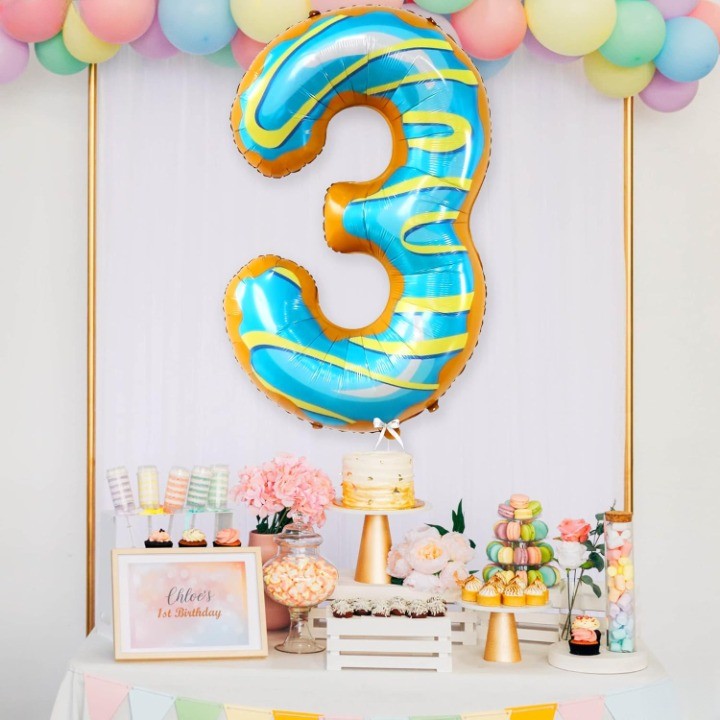 Balon Aniversar Cifra 3, Figurina Gigant din Folie Metalizata, Imprimeu Gogosi, Umflare Aer sau Heliu, 100 cm, Multicolor