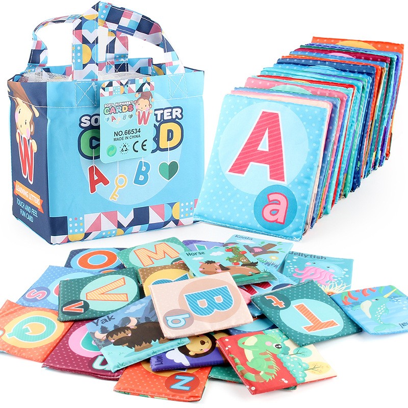 Set 26 Carduri Alfabetice din Panza, Joc Educational Senzorial cu Doua Fete, Litere si Animale, Lavabile, Bumbac Moale, Saculet Depozitare Inclus, Multicolor, 11 x 12 cm