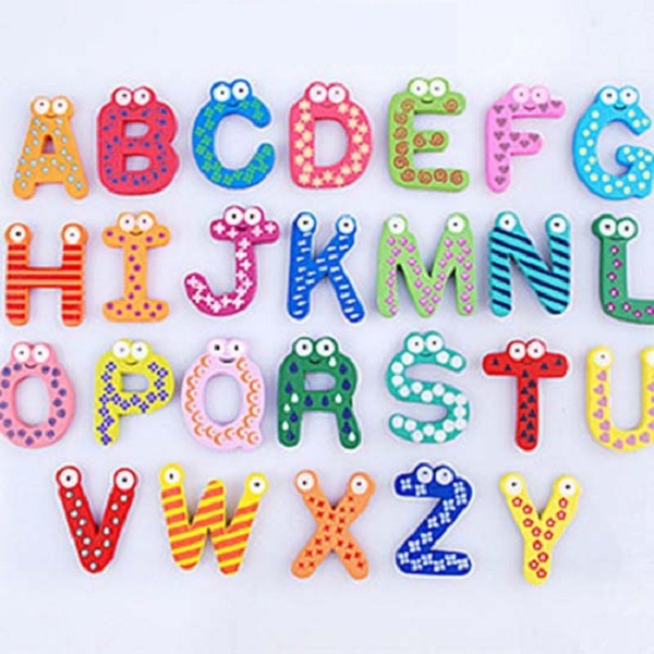 Set Magneti de Frigider pentru Copii, Alfabet A-Z cu Figurine Educative, Litere Majuscule Interactive, Lemn, Multicolor, 26 Piese