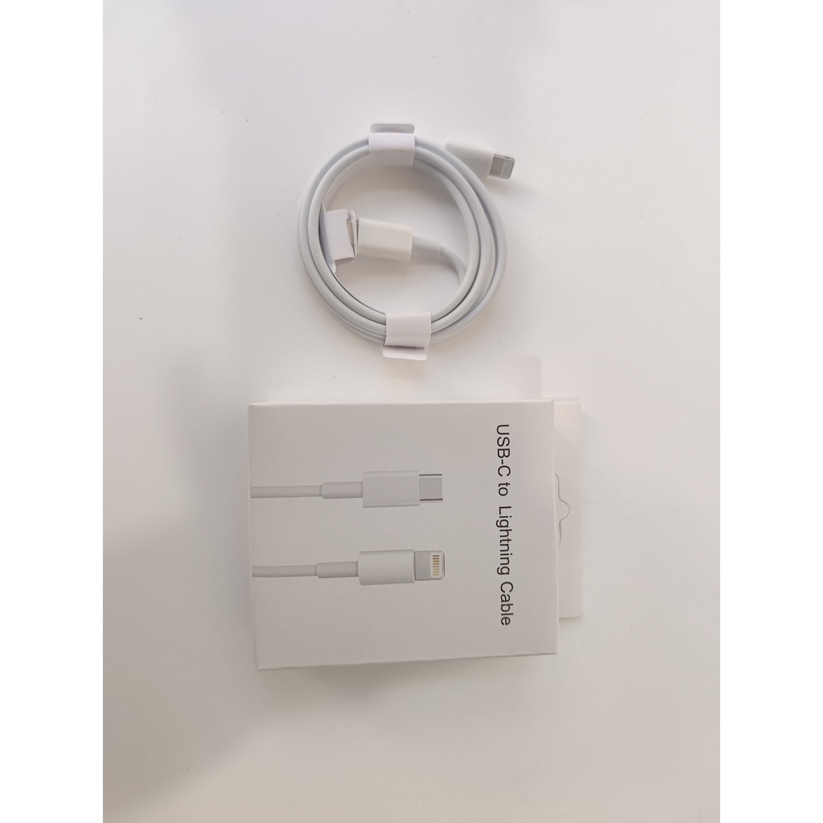 Cablu Date si Incarcare SX-25, USB Tip C la Lightning, 3A Fast Charge, Cip Protectie Supratensiune, Invelis Flexibil TPE, Compatibil iPhone Seria 14, 13, 12, 11, X, 8, 7, 1 m, Alb